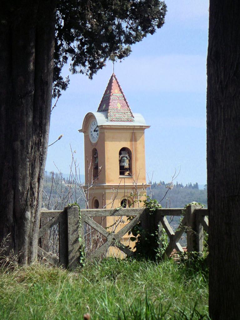 Le Clocher de l' Eglise