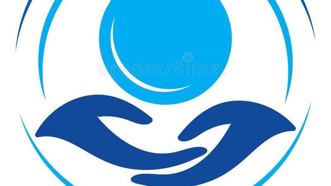 Sauvez la baisse de logo l eau avec des mains 113982089